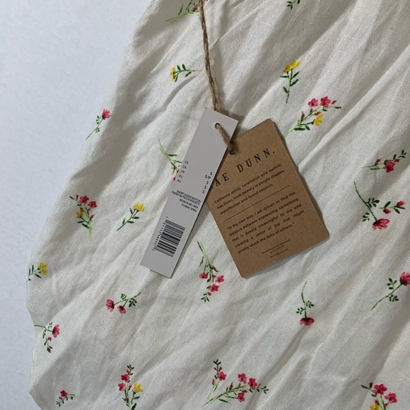 Rae Dunn Linen Floral Shirt Sz Small Button front NWT Patch Pockets - Picture 3 of 4